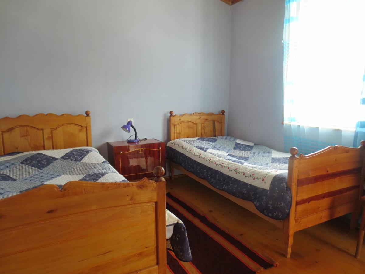 מסטיה Irma Beso & Aleko Khergianis Guesthouse מראה חיצוני תמונה