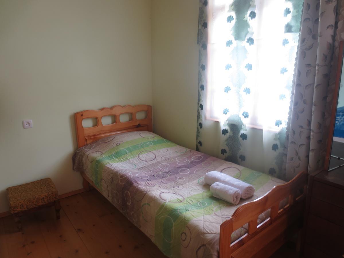 מסטיה Irma Beso & Aleko Khergianis Guesthouse מראה חיצוני תמונה